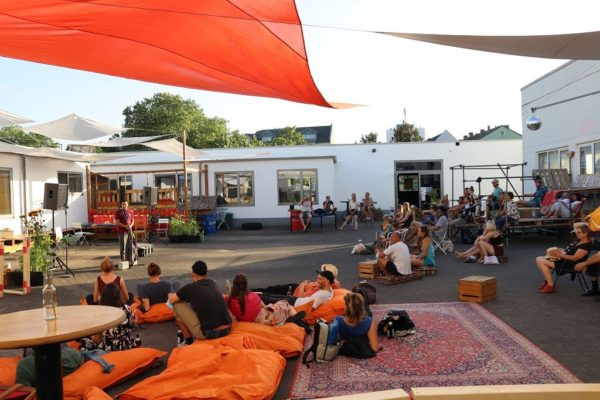 innenhof sommer